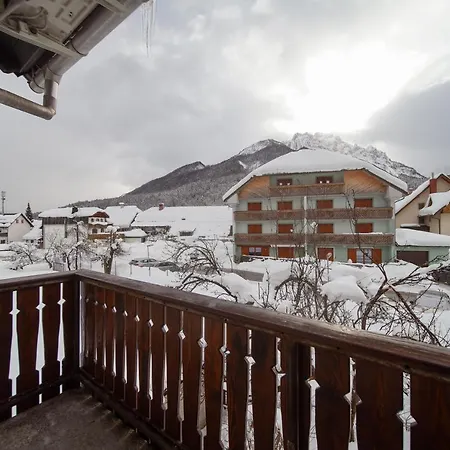 Ferienwohnung Cozy Nest In The Heart Of Kranjska Gora Exterior foto