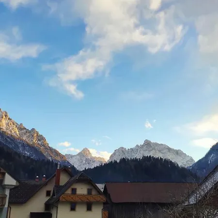 Ferienwohnung Cozy Nest In The Heart Of Kranjska Gora Exterior foto
