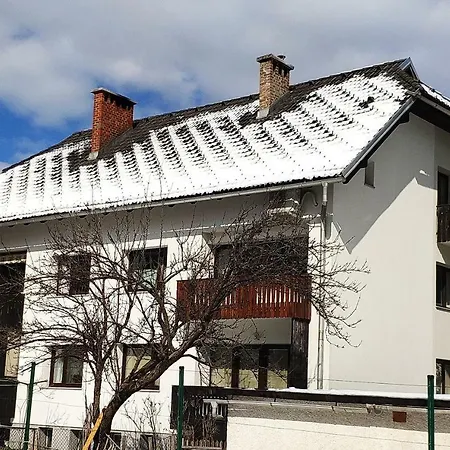 Ferienwohnung Cozy Nest In The Heart Of Kranjska Gora Exterior foto